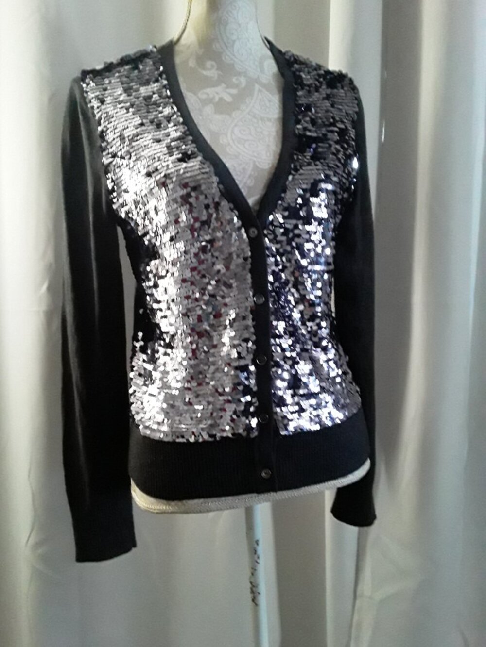 Michael Michale Kors beautiful gray sequin sweater M